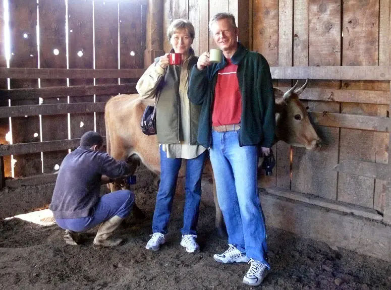 An early camargo café with fresh milk – better than any capuchino